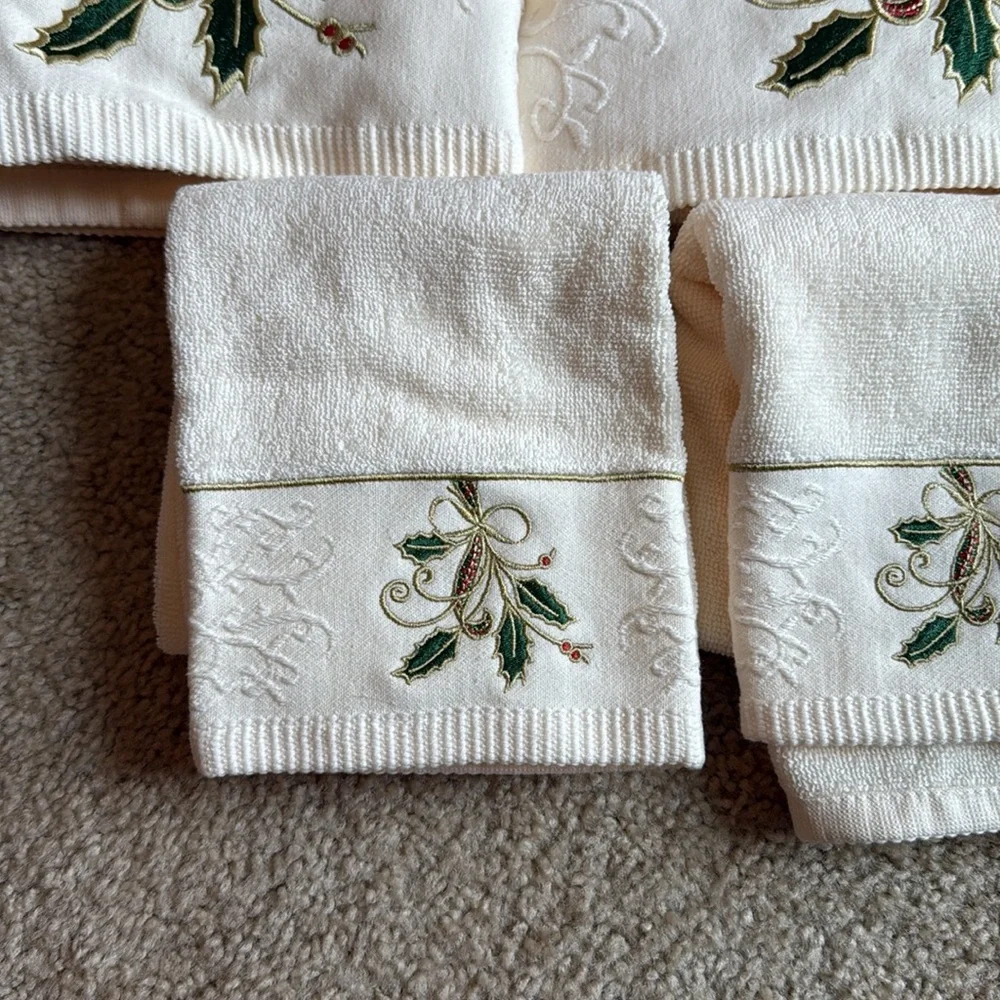 Lenox Ribbon and Holly Embroidered Holiday Bath Towel Set hand towel Christmas